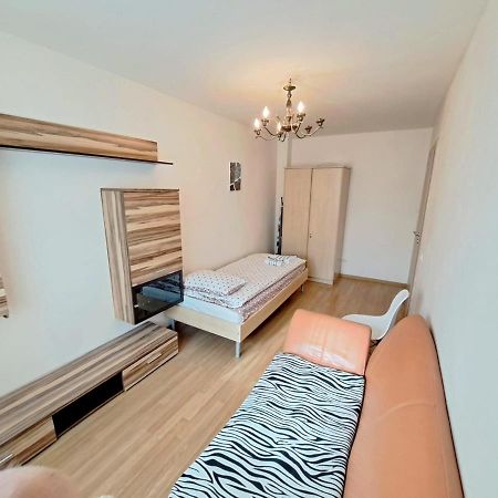 Ferienwohnung Bine Ati Venit La Maria Str Ion Alexandru Nr 1 Bl 14 Ap 1 Arad Exterior foto